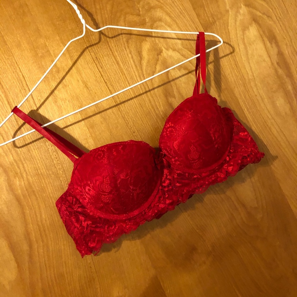 Marilyn Monroe Red Bra